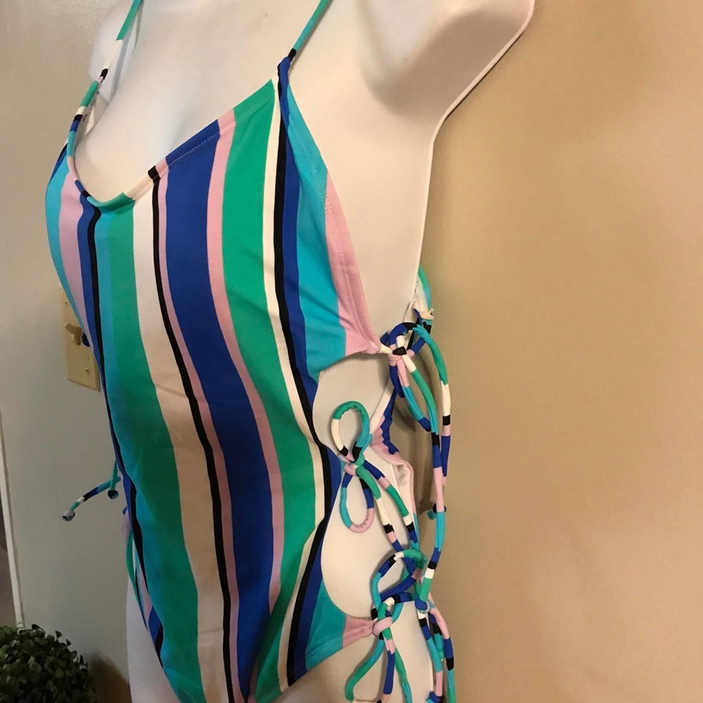 Swimsuit - Picture 2 of 4